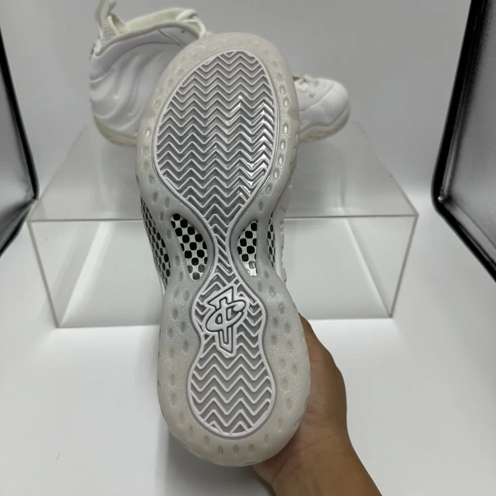 Brand New Nike Air Foamposite One Triple White Sneaker HJ5195-100 Men's Size 8.5